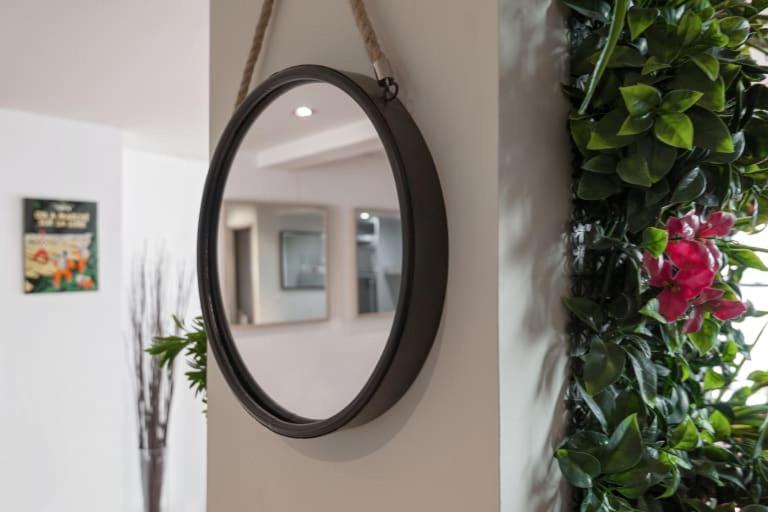 Guestready - Superbe Maison De Ville Duplex Лион Экстерьер фото