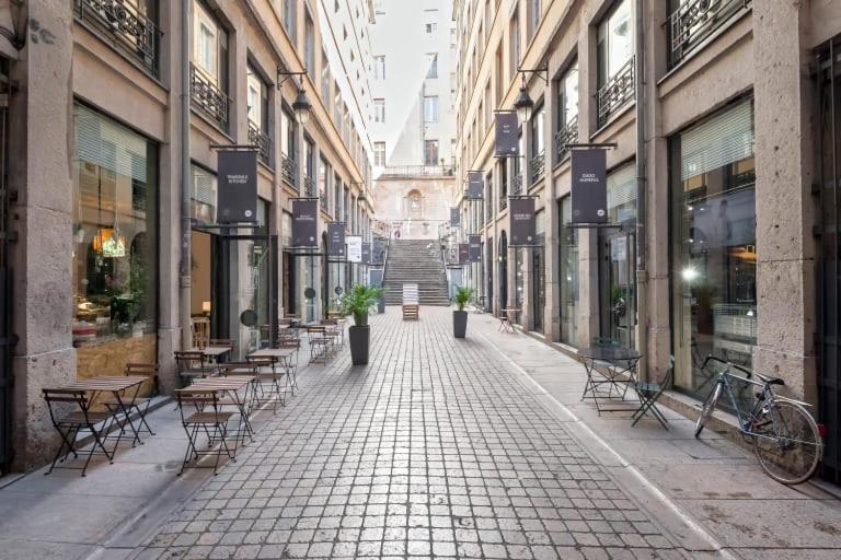 Guestready - Superbe Maison De Ville Duplex Лион Экстерьер фото